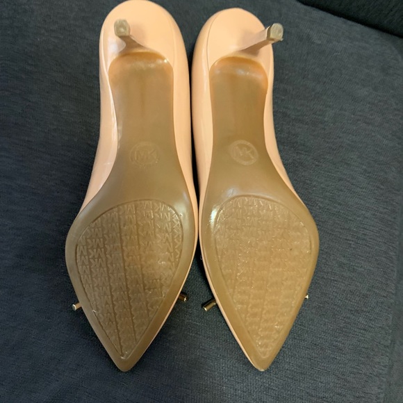 Shoes - Picture 4 of 4